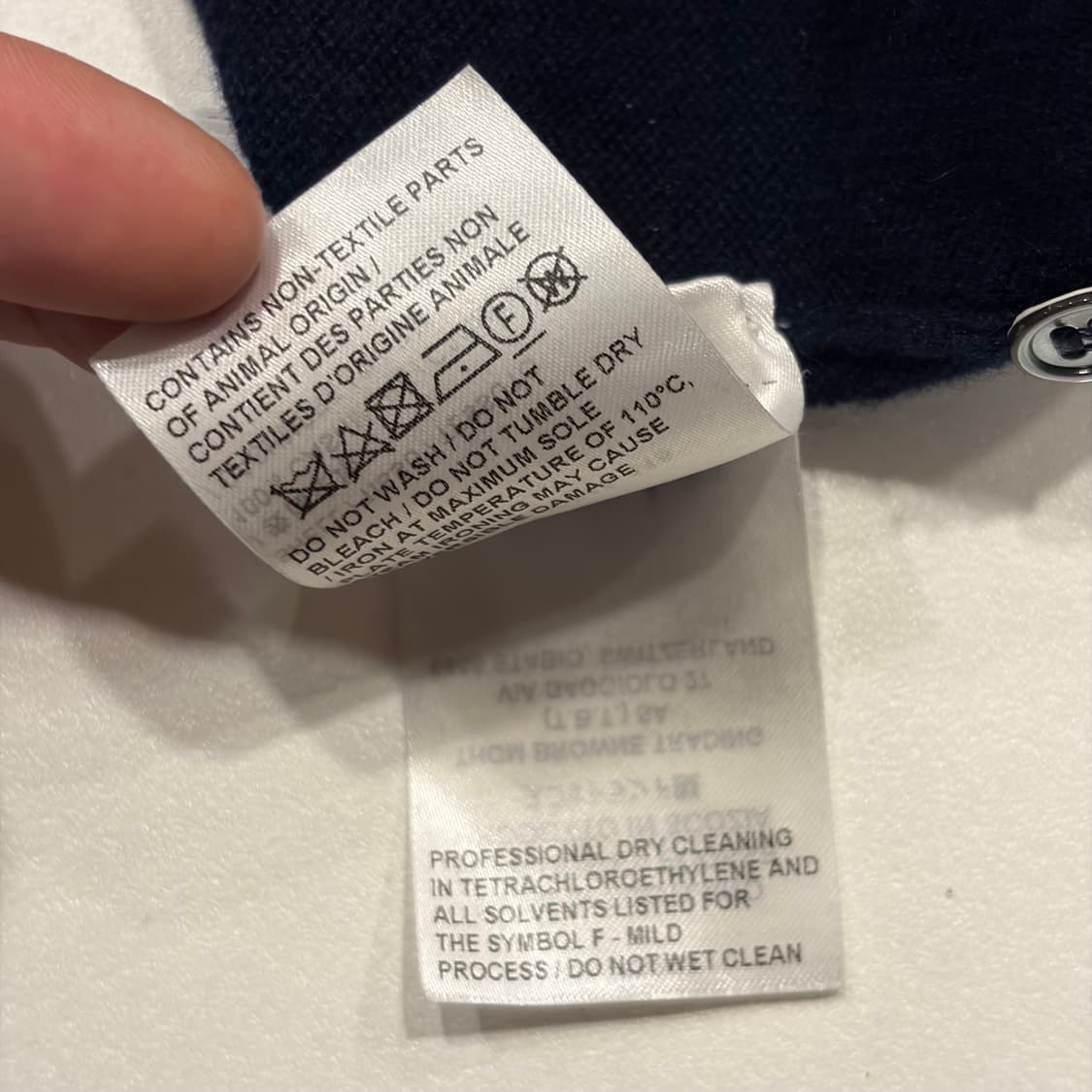 [46] 톰브라운 우먼 캐시미어 네이비 니트 4선 완장 B700 상품이미지9