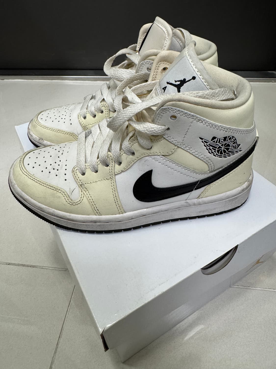 나이키 조던 1 미드 코코넛 밀크 220 상품이미지5