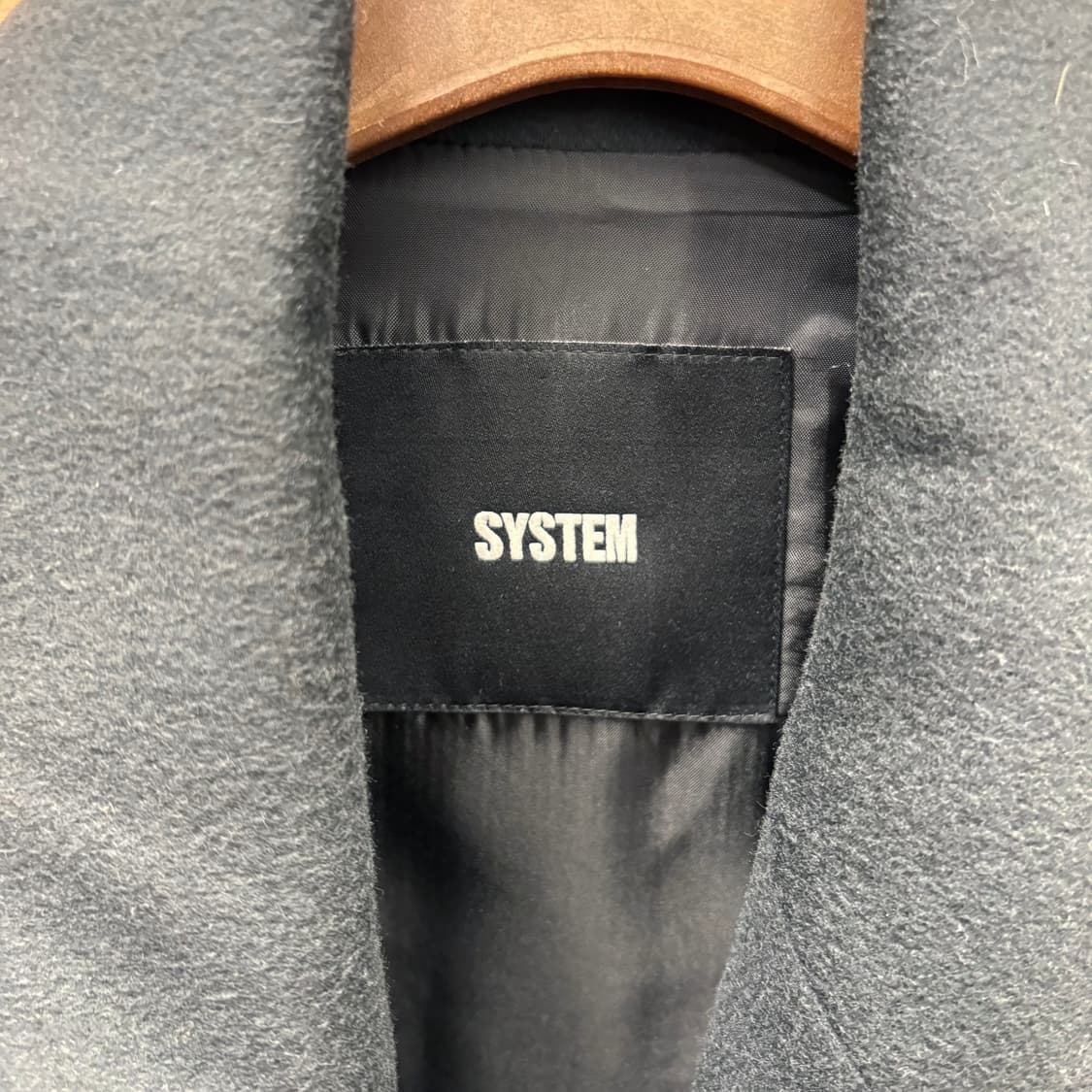 시스템 울 롱 코트 노치드 라펠 싱글 버튼 디테일 레귤러핏 블랙 상품이미지6