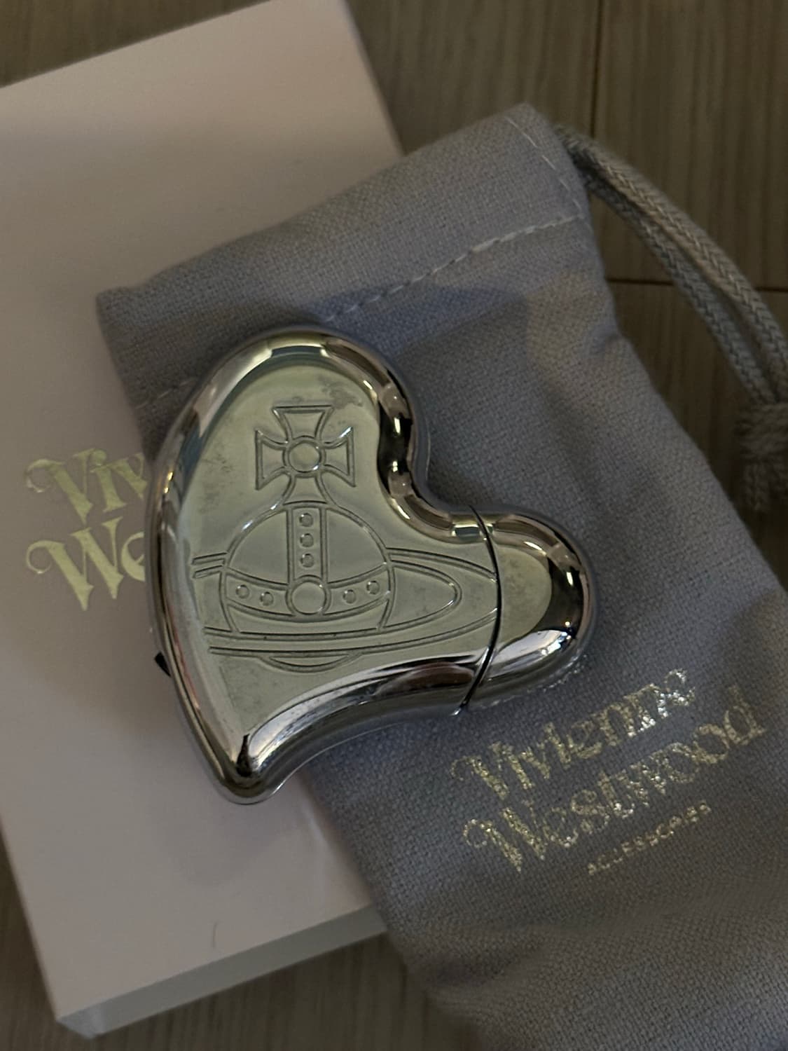 비비안웨스트우드 실버 라이터 상품이미지2