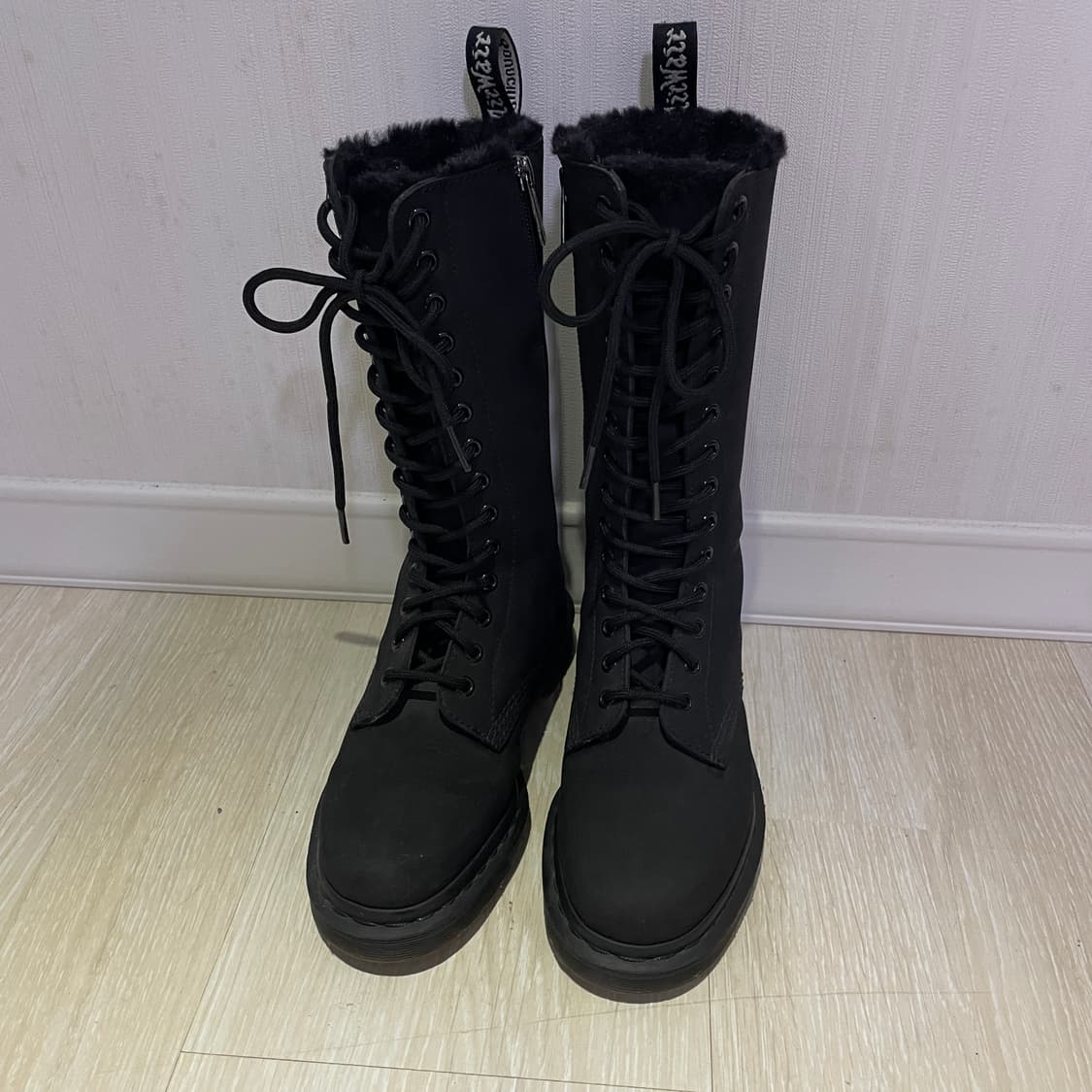 [uk4] 닥터마틴 털부츠 무광 매트 블랙 레어템 230-235 상품이미지1