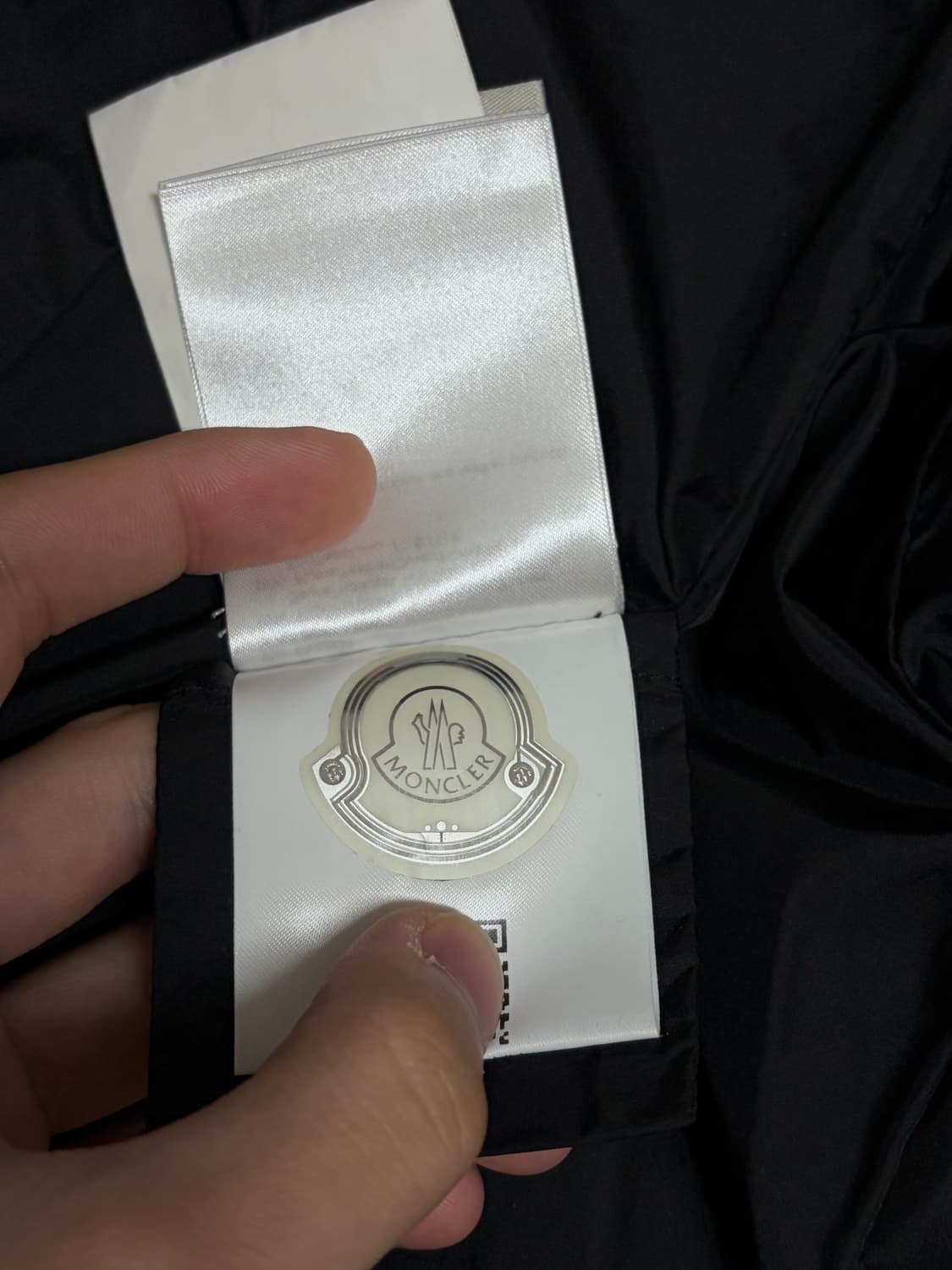 (최상,매장판) 몽클레어 여성 롱패딩 0 몽클레어 유광 롱패딩 0 상품이미지9