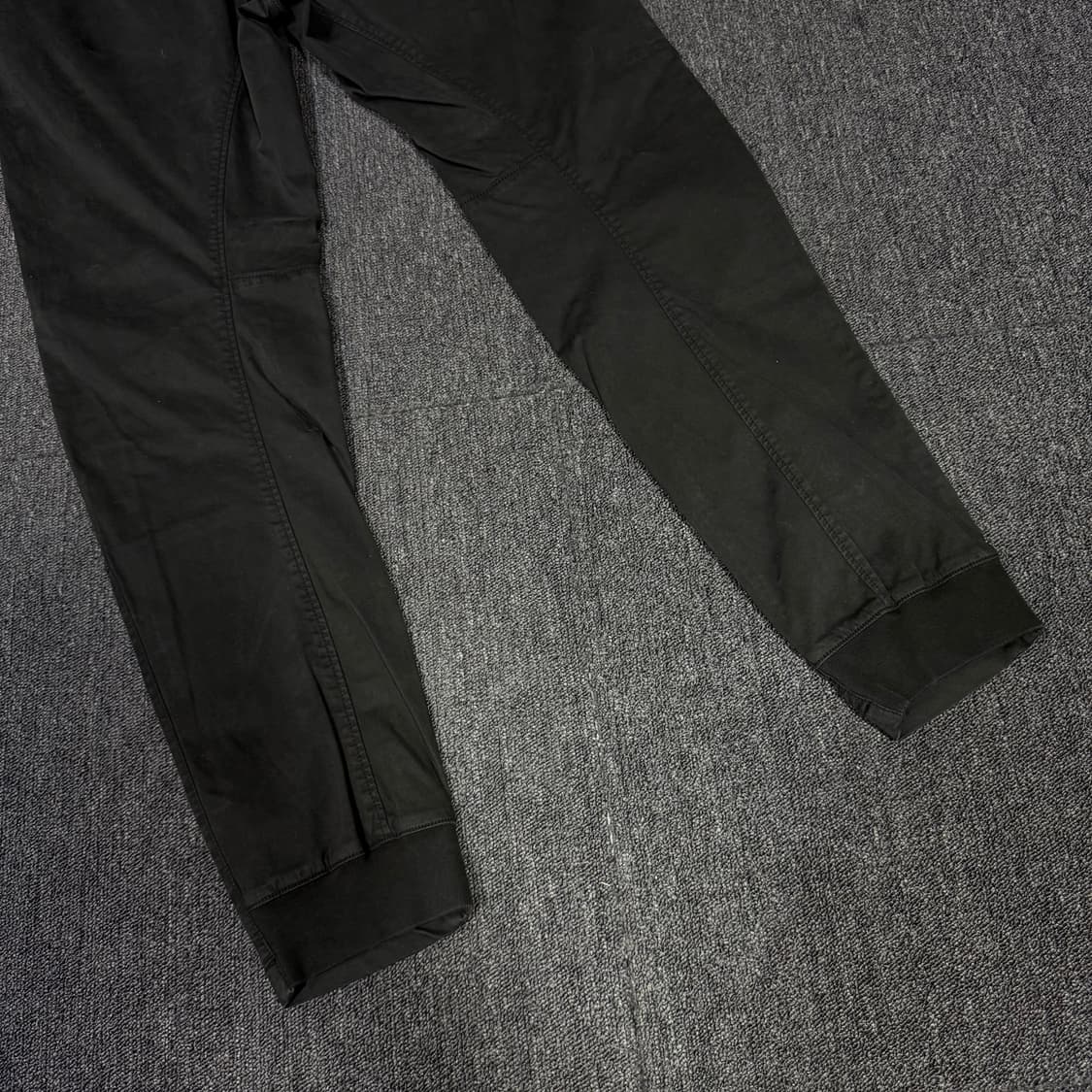 CP컴퍼니 ERGONOMIC FIT 팬츠 상품이미지6