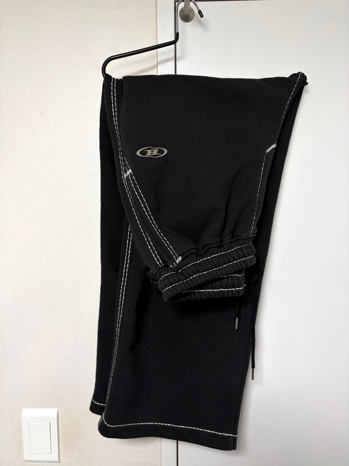 본투윈 세미 와이드 팬츠 워시드 블랙 상품이미지1