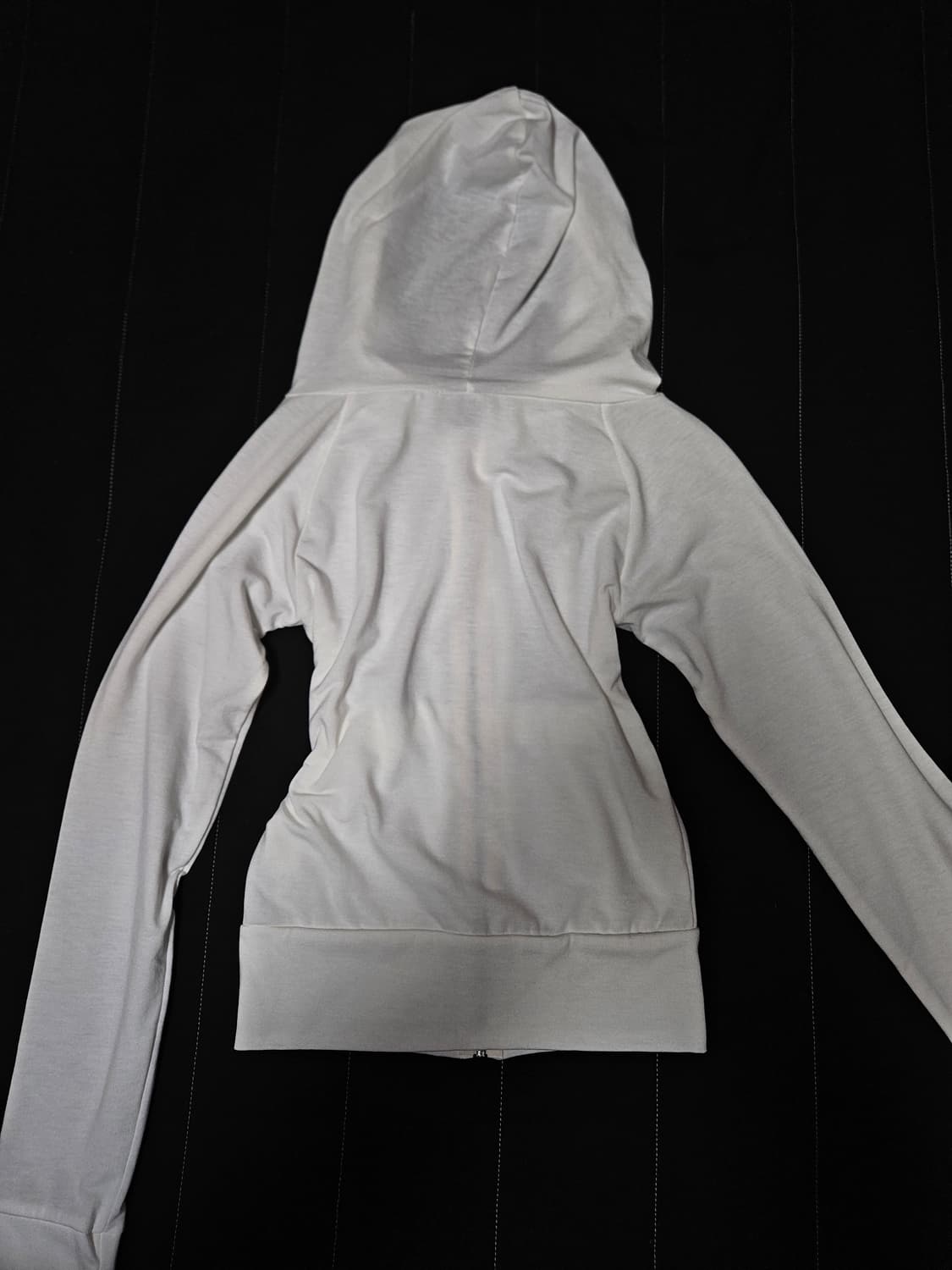 (새상품)에이블리 뉴앤비 개말라핏 슬림핏 후드집업 아이보리 상품이미지5