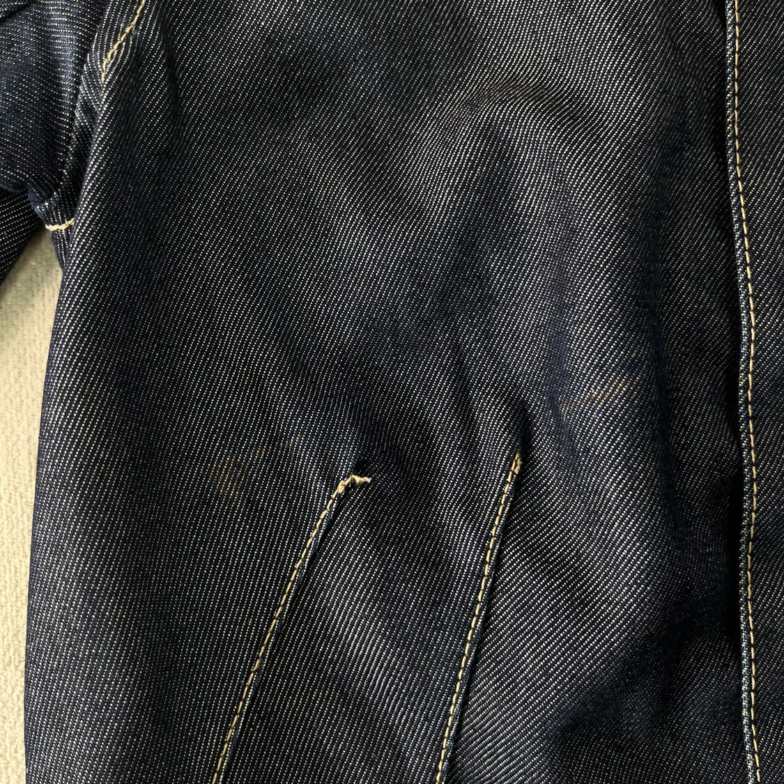 W 90 리바이스 엔지니어드 여성 크롭 데님 자켓 상품이미지4