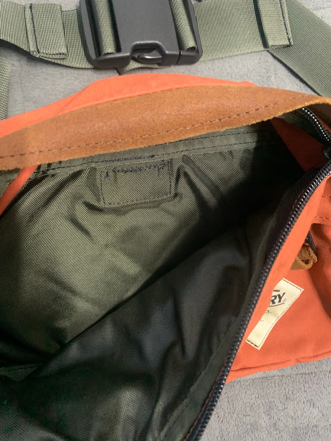 그레고리 오렌지 크로스백&힙색 상품이미지3