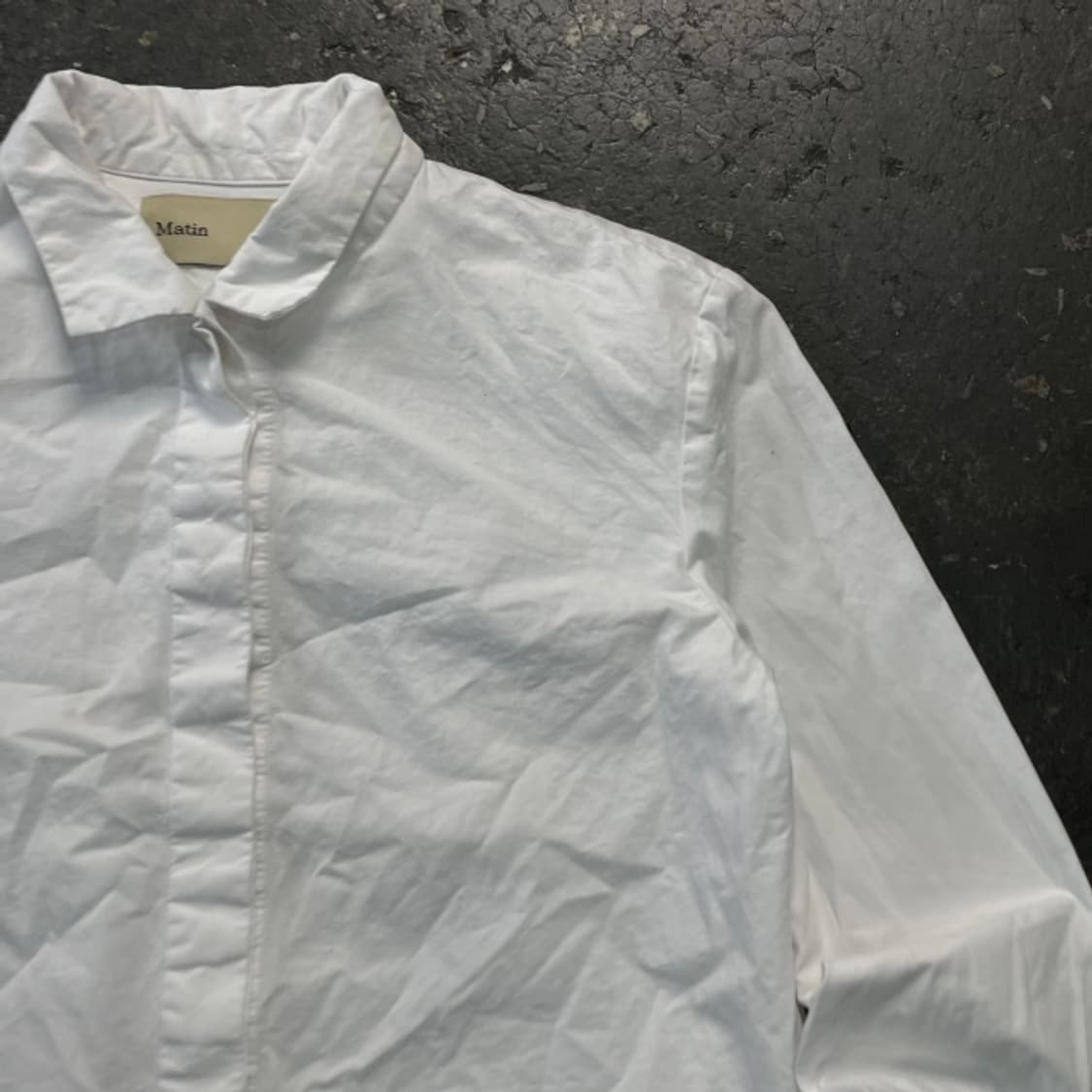 90 마뗑킴 히든버튼 화이트 셔츠  상품이미지2