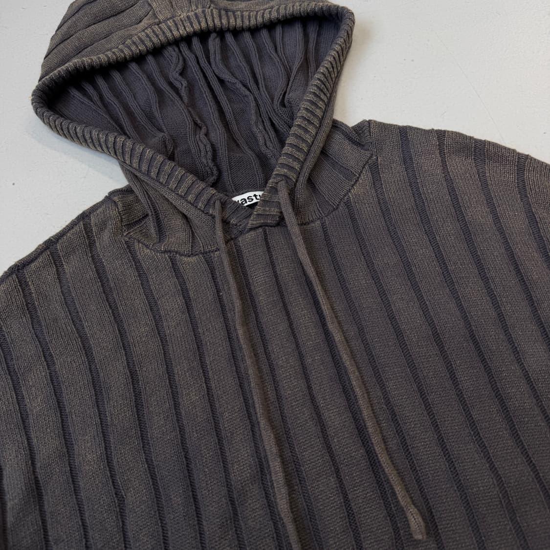 비바스튜디오 워싱 그런지 후드 니트 상품이미지3