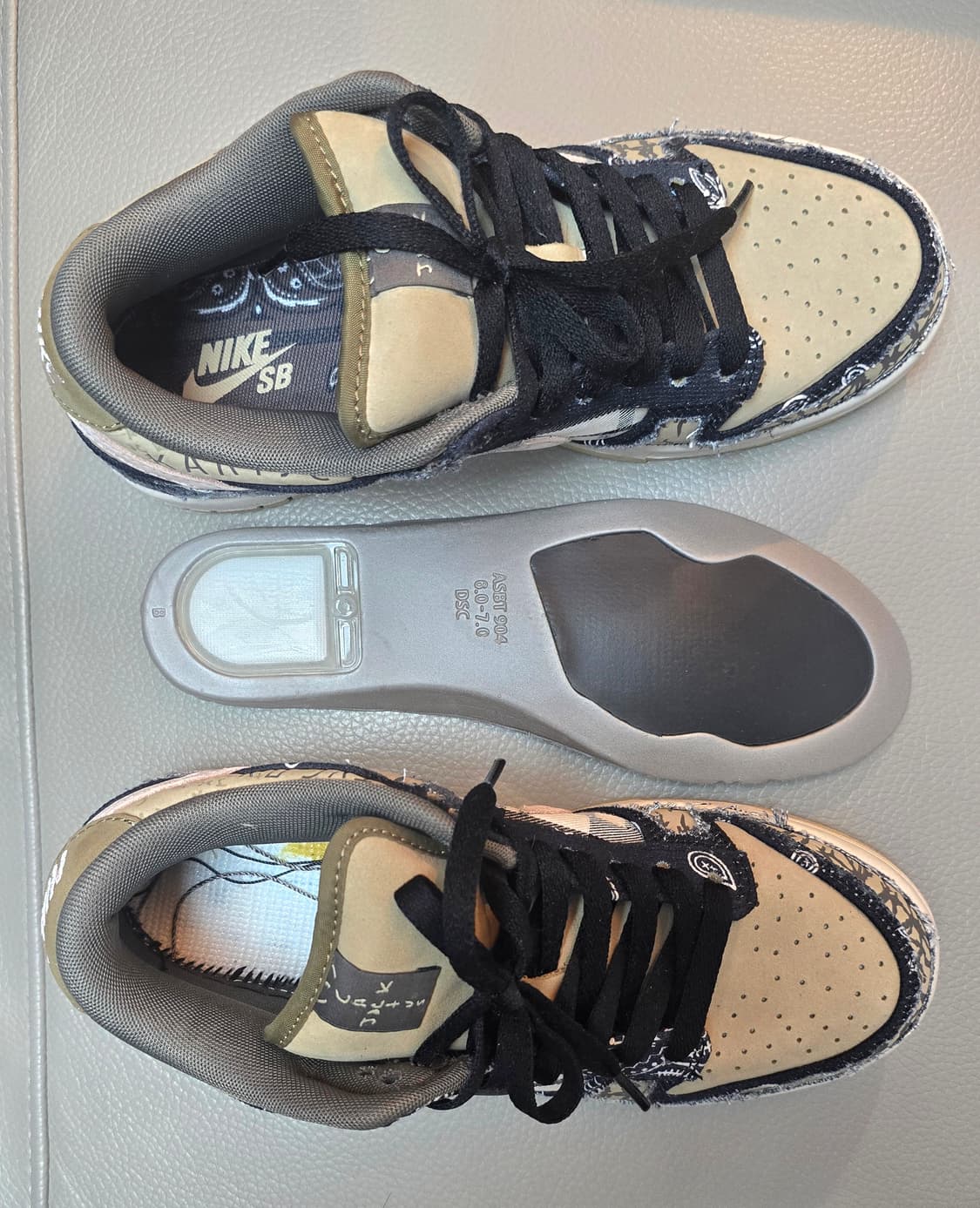 나이키 트래비스 스캇 SB 덩크 로우 245 벗김 (리버스) 상품이미지3