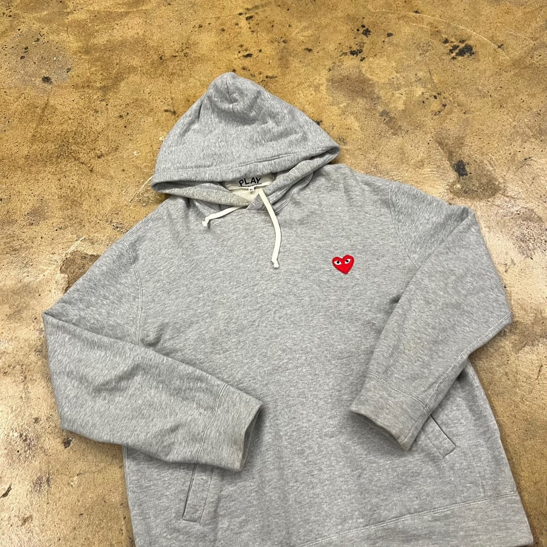 꼼데가르송 레드 와펜 그레이 후드티  상품이미지1