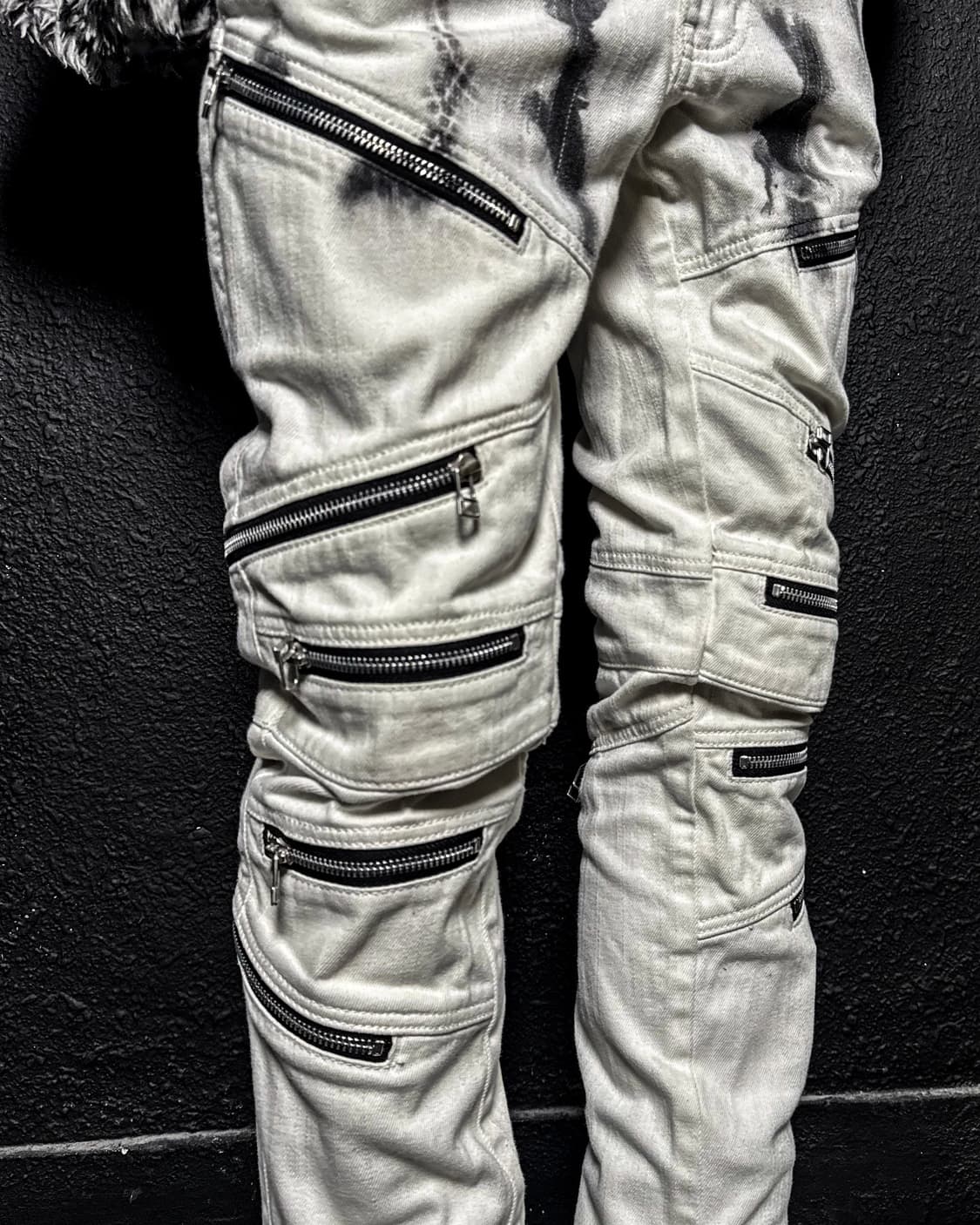 VOGUISH – Multi-Zip Slim Denim Pants 상품이미지3