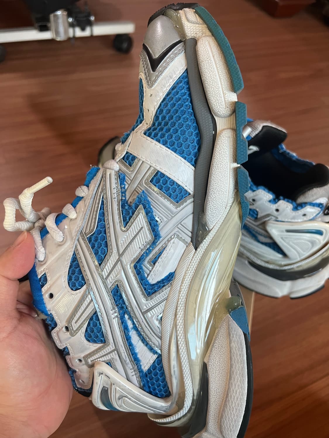 [40]발렌시아가 뉴러너 스니커즈 블루 화이트 상품이미지4