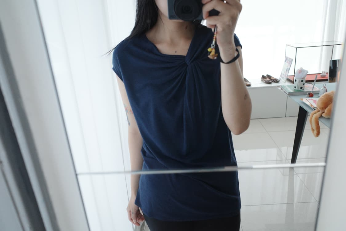 Tencel silk blended Twisted sleeveless 상품이미지1