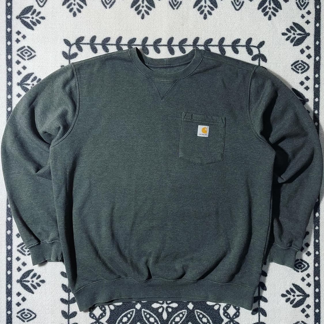 칼하트 포켓로고 맨투맨 상품이미지1