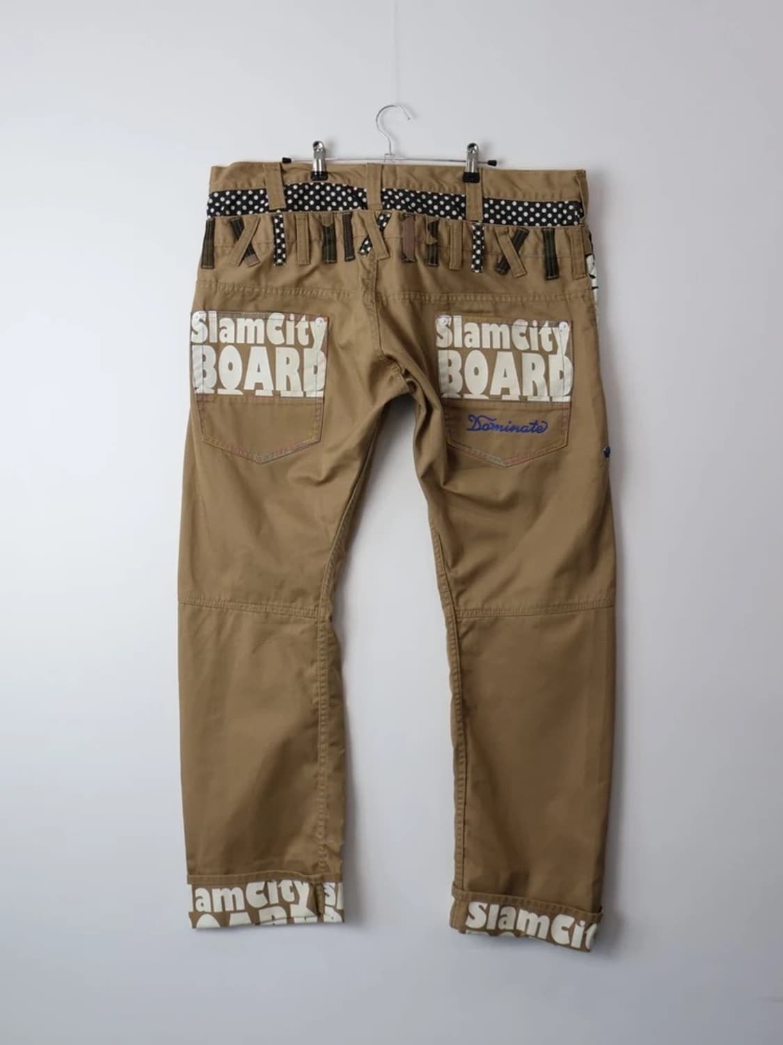 Dominate Graphic Patch Khaki Pants 상품이미지4