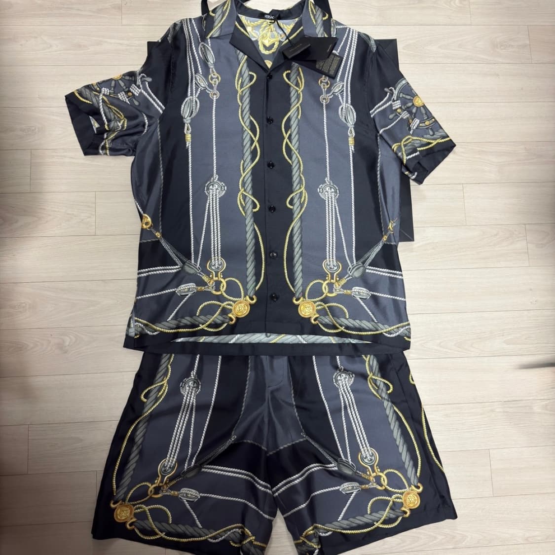 VERSACE 베르사체 실크 셔츠+반바지 셋업 상품이미지1