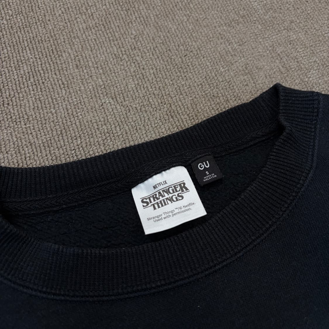 gu X 기묘한이야기 맨투맨 공용  상품이미지2