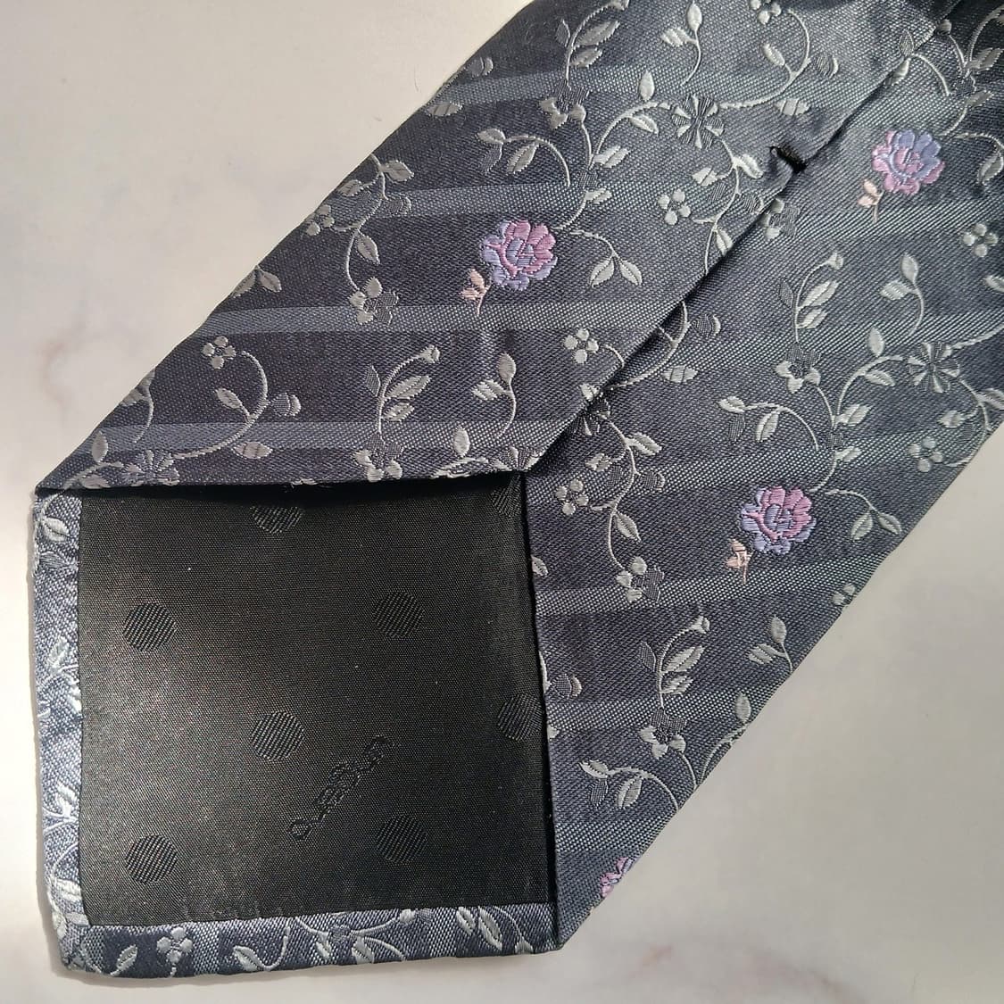 웅가로 실크 그레이 플라워 패턴 넥타이 9.9cm A+등급 E912 상품이미지8