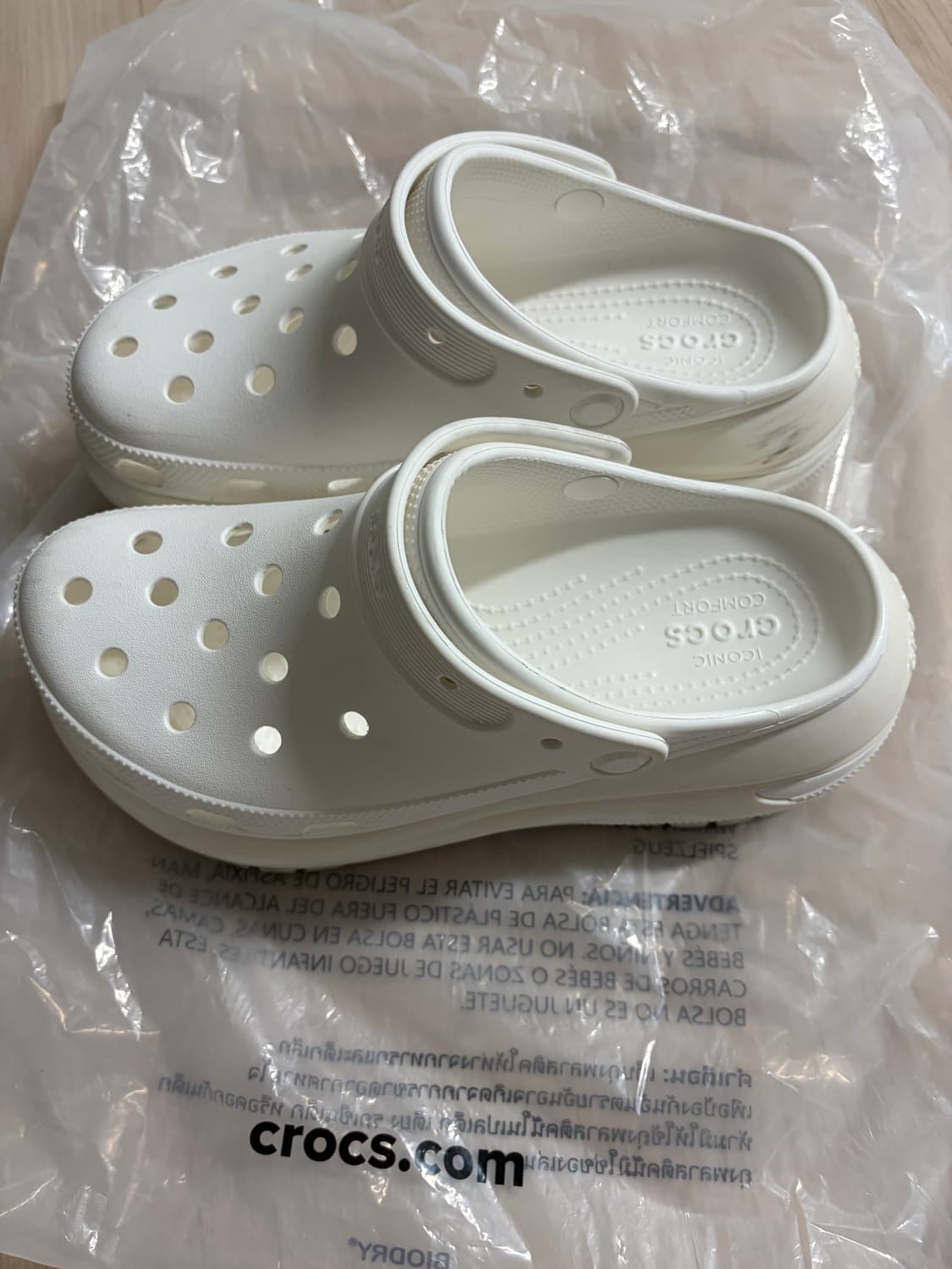 크록스 클래식 메가 크러쉬 클로그 화이트 w8 상품이미지2