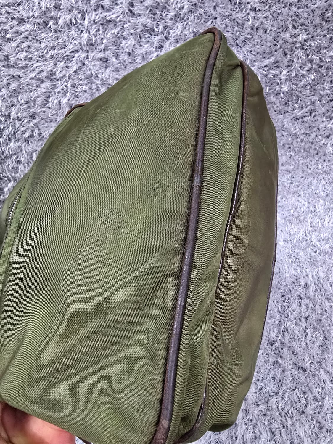 프라다 라일론 크로스백

 상품이미지6