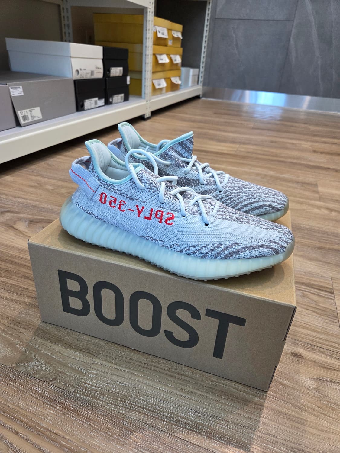 아디다스 이지부스트 350 상품이미지3