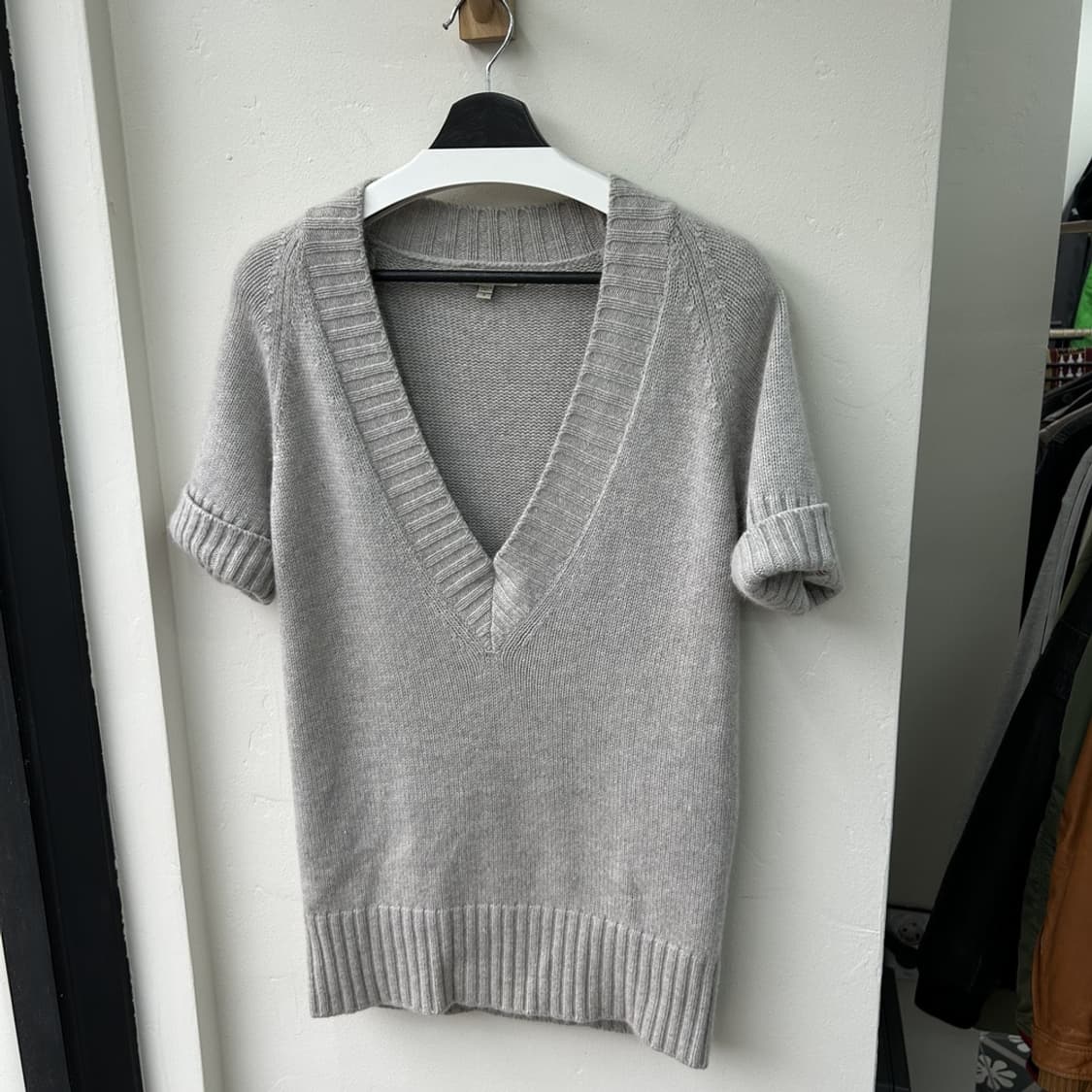 15901 - 버버리 브이넥 반팔 울 니트 (울 70%) 상품이미지2