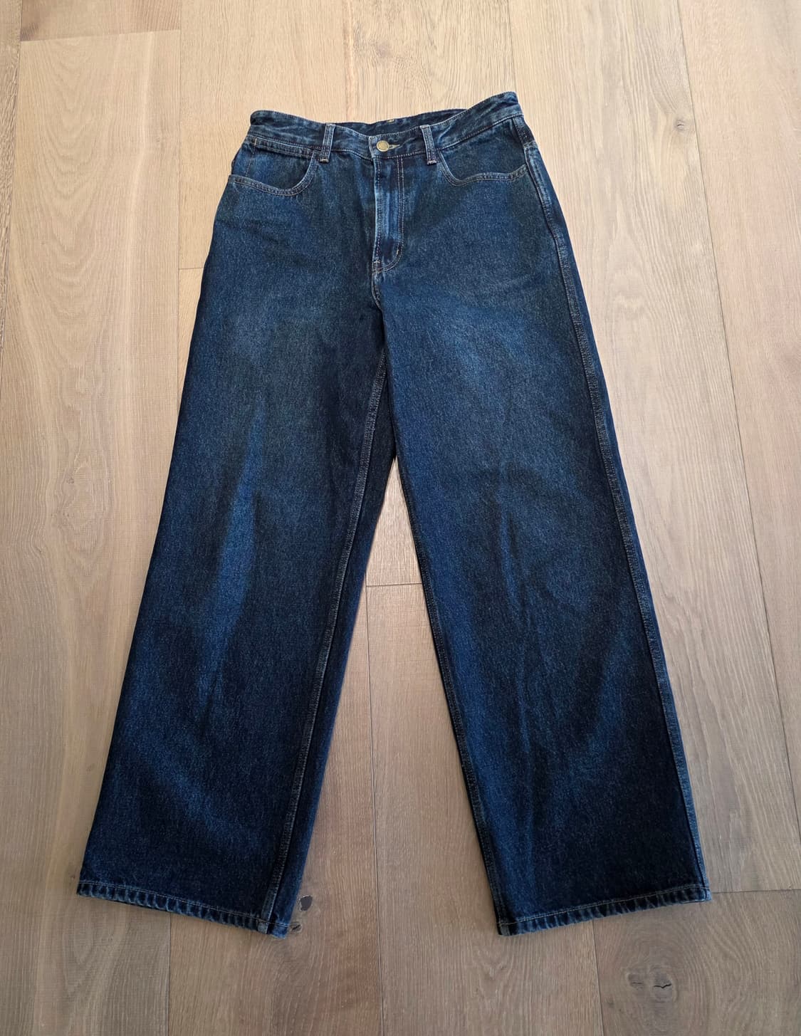 SOLID HOMME의 와이드 데님 청바지입니다
사이즈는 46 상품이미지1