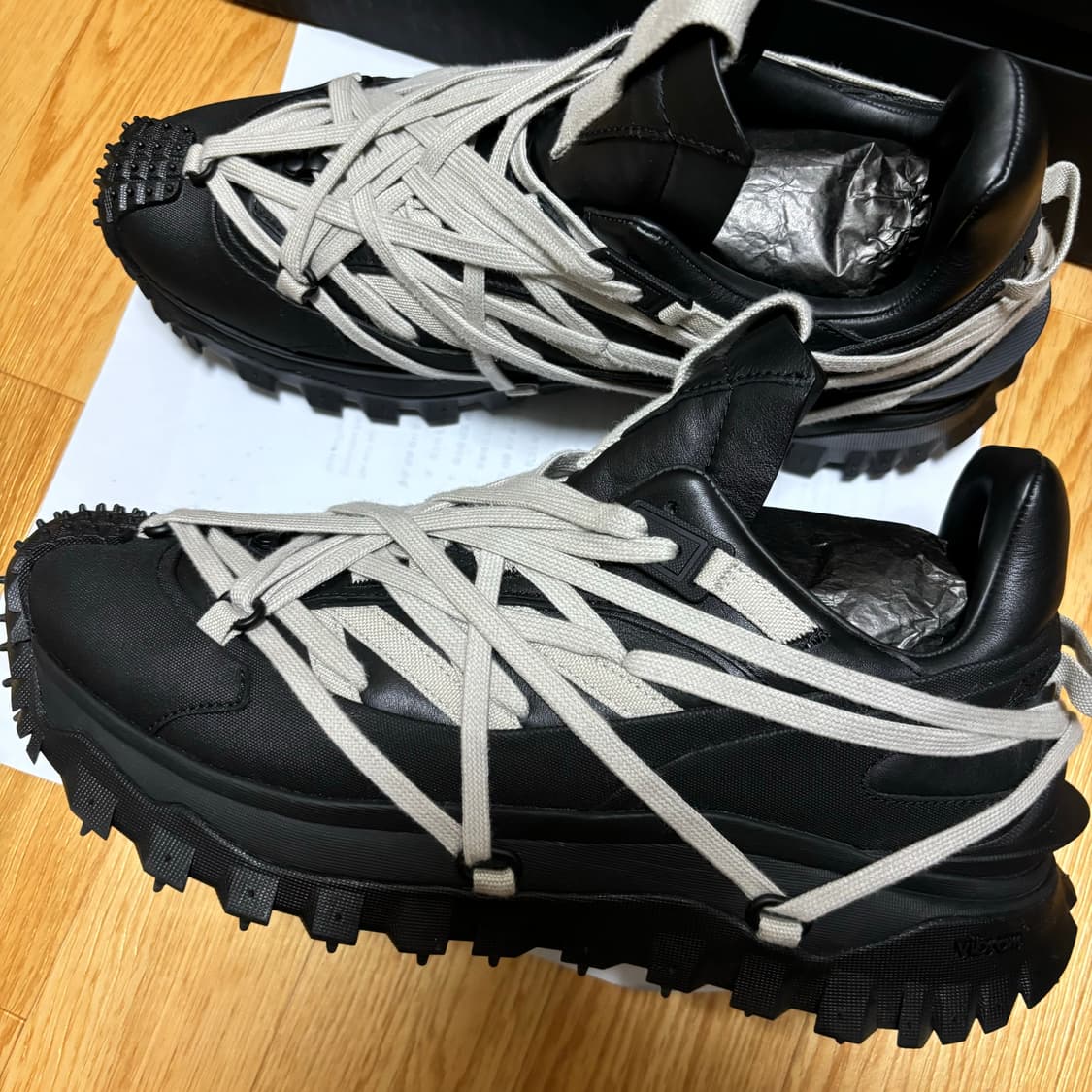 릭오웬스 x 몽클레어 트레일그립 메가레이스 상품이미지2