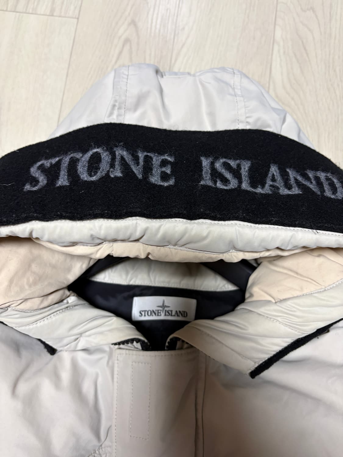 스톤아일랜드 마이크로랩스 다운패딩 아이보리 상품이미지6