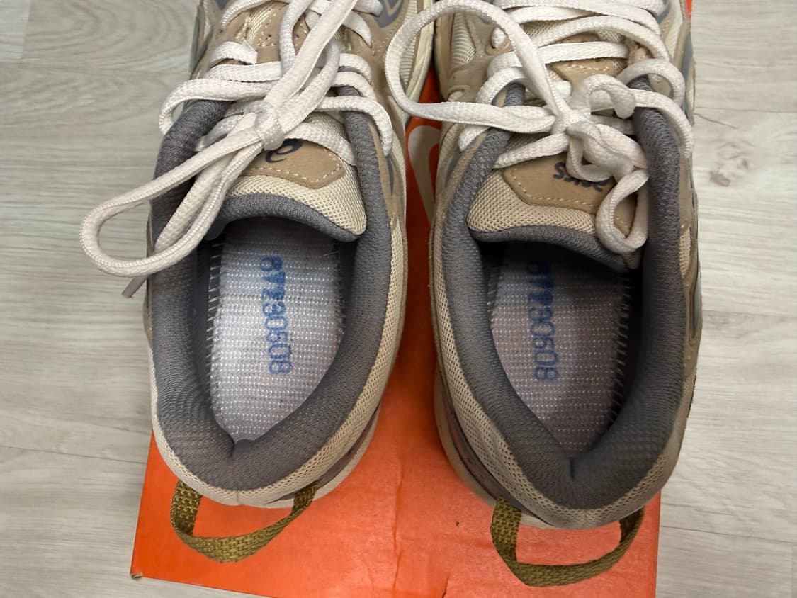 [245] 아식스(W) 젤 벤쳐 6 SPS 버치 아이언클래드 아이보리 상품이미지5