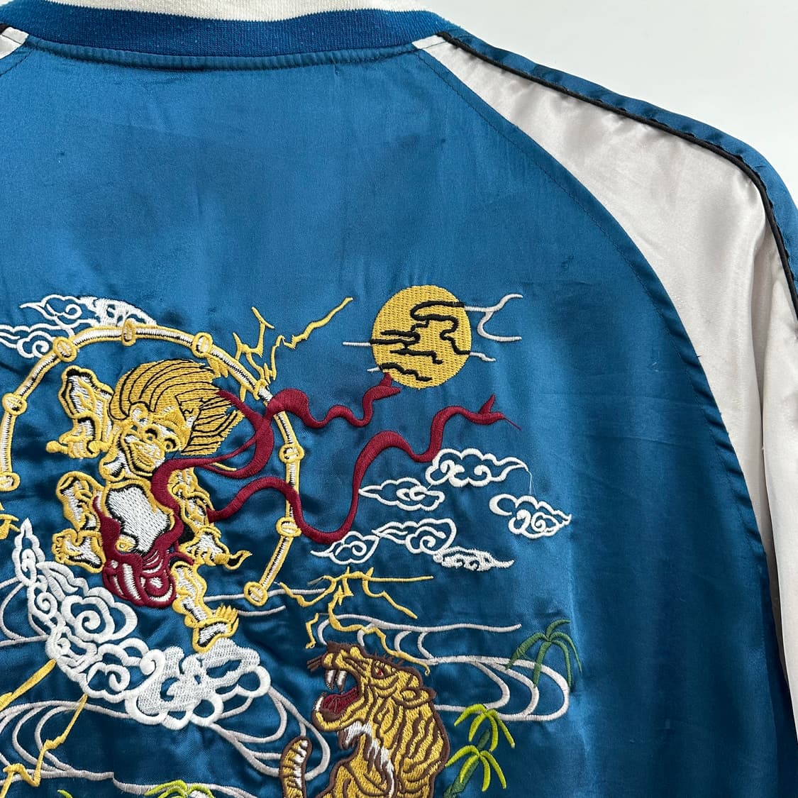 100 루즈핏 남자 자수 스카쟌 자켓 상품이미지6