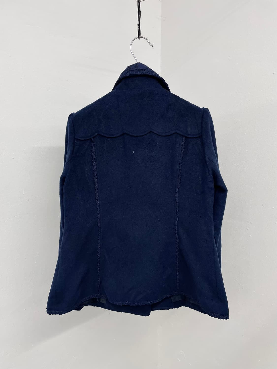 액시즈팜 네이비 레이스 버튼 코트 상품이미지4