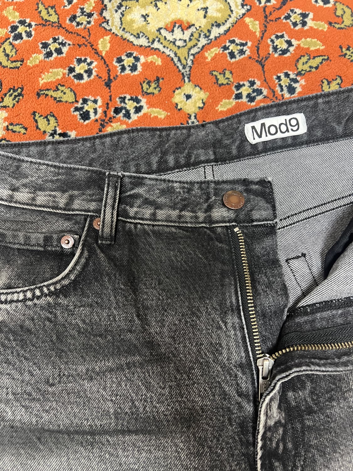 [32] 모드나인 MOD8S 흑청 워싱 데님팬츠 상품이미지3