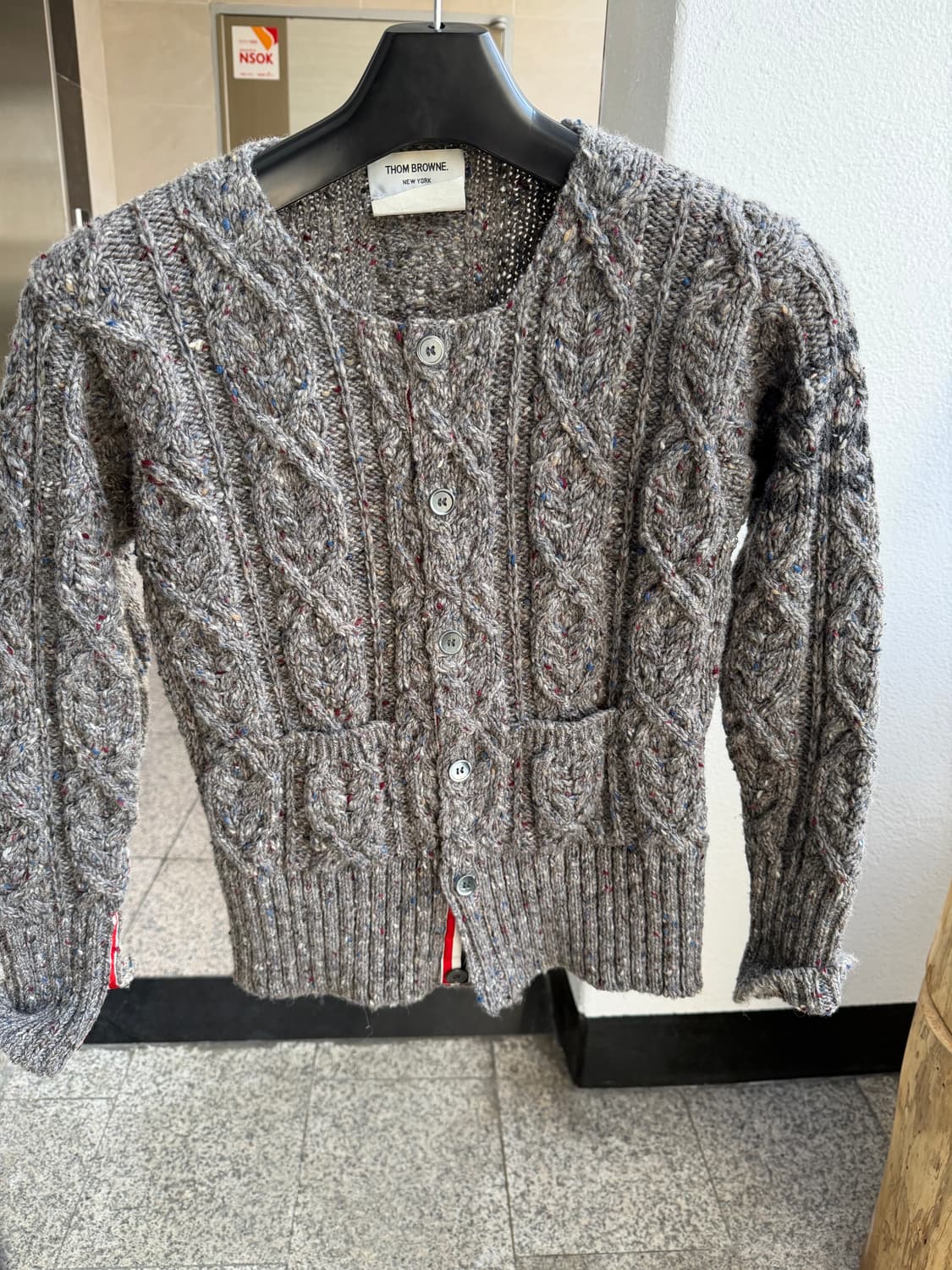 톰브라운 케이블 니트 가디건 회색 2 상품이미지1