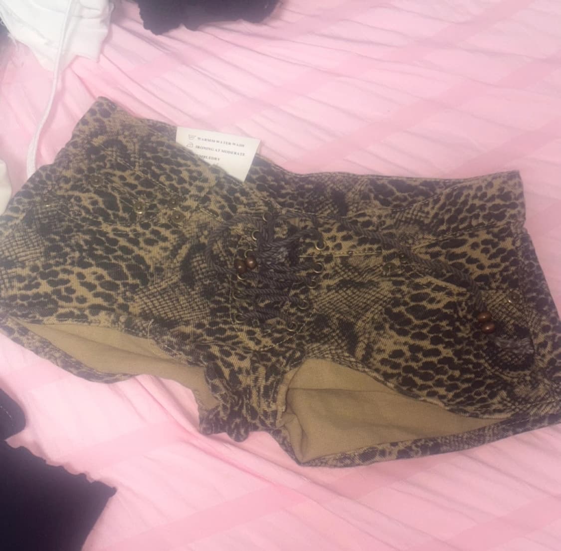 레오파드 아일렛 반바지 상품이미지1