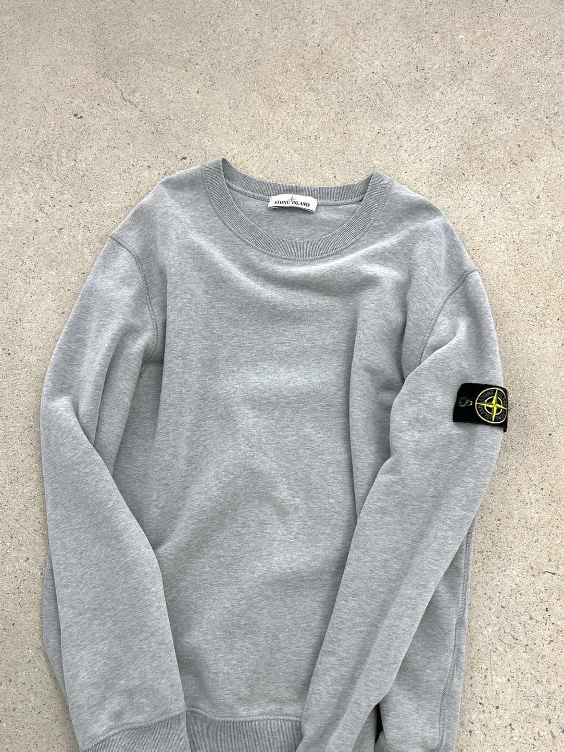 스톤아일랜드 와펜 멜란지그레이 맨투맨 상품이미지1