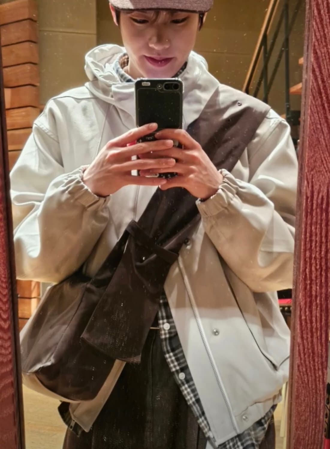 아모멘토square shoulder bag brown(라이즈 소희 착용) 상품이미지2