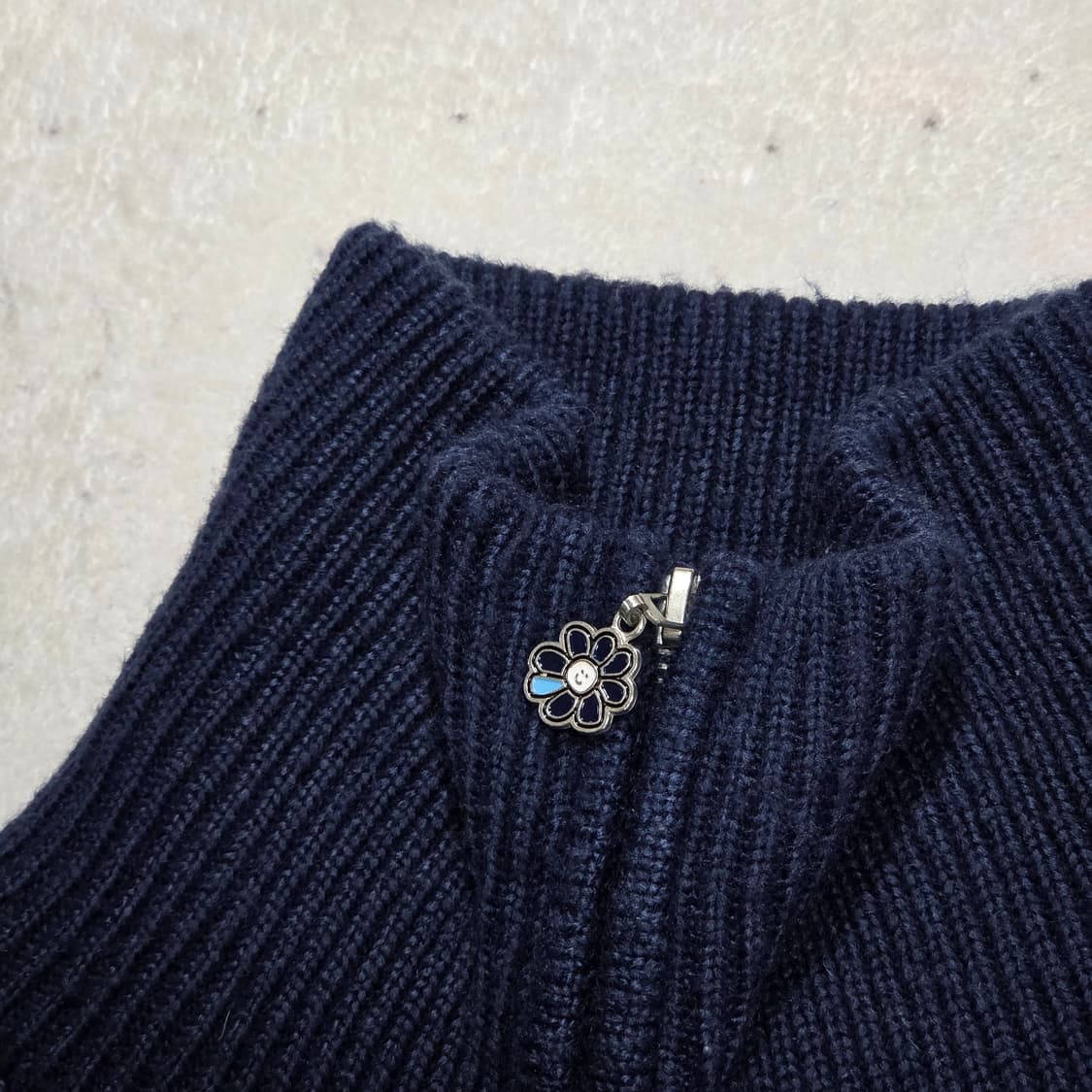 와릿이즌 네이비 크롭 꽈배기 니트집업 상품이미지2