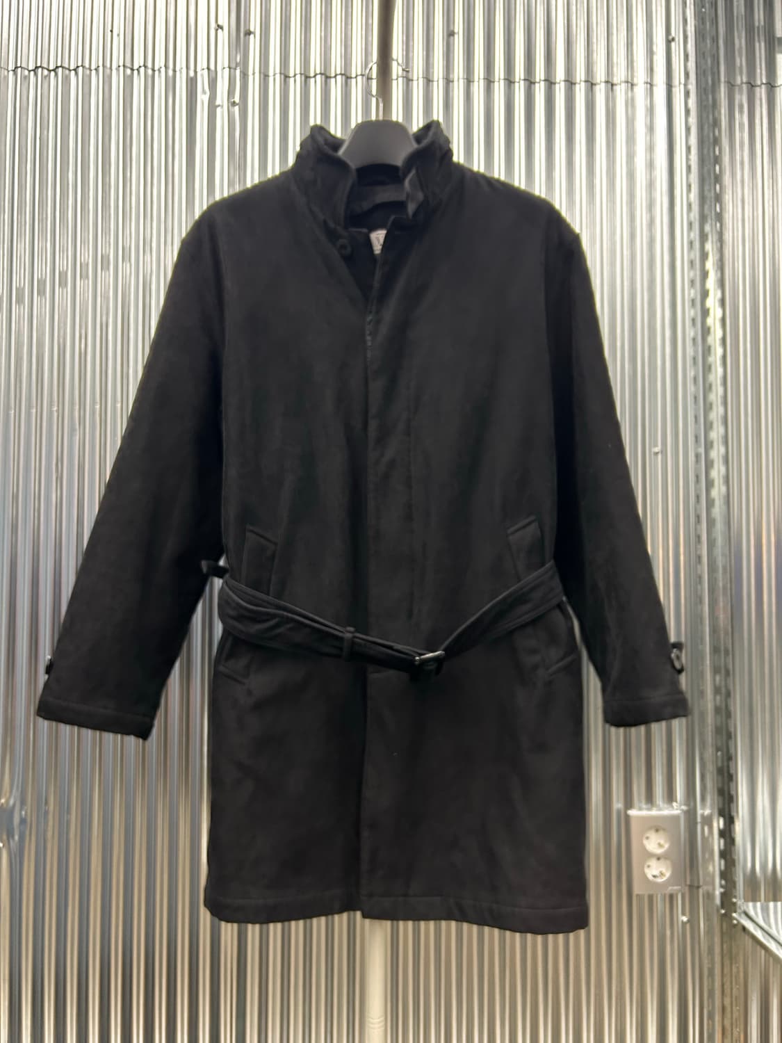 아르마니 블랙 벨트 코트 상품이미지2