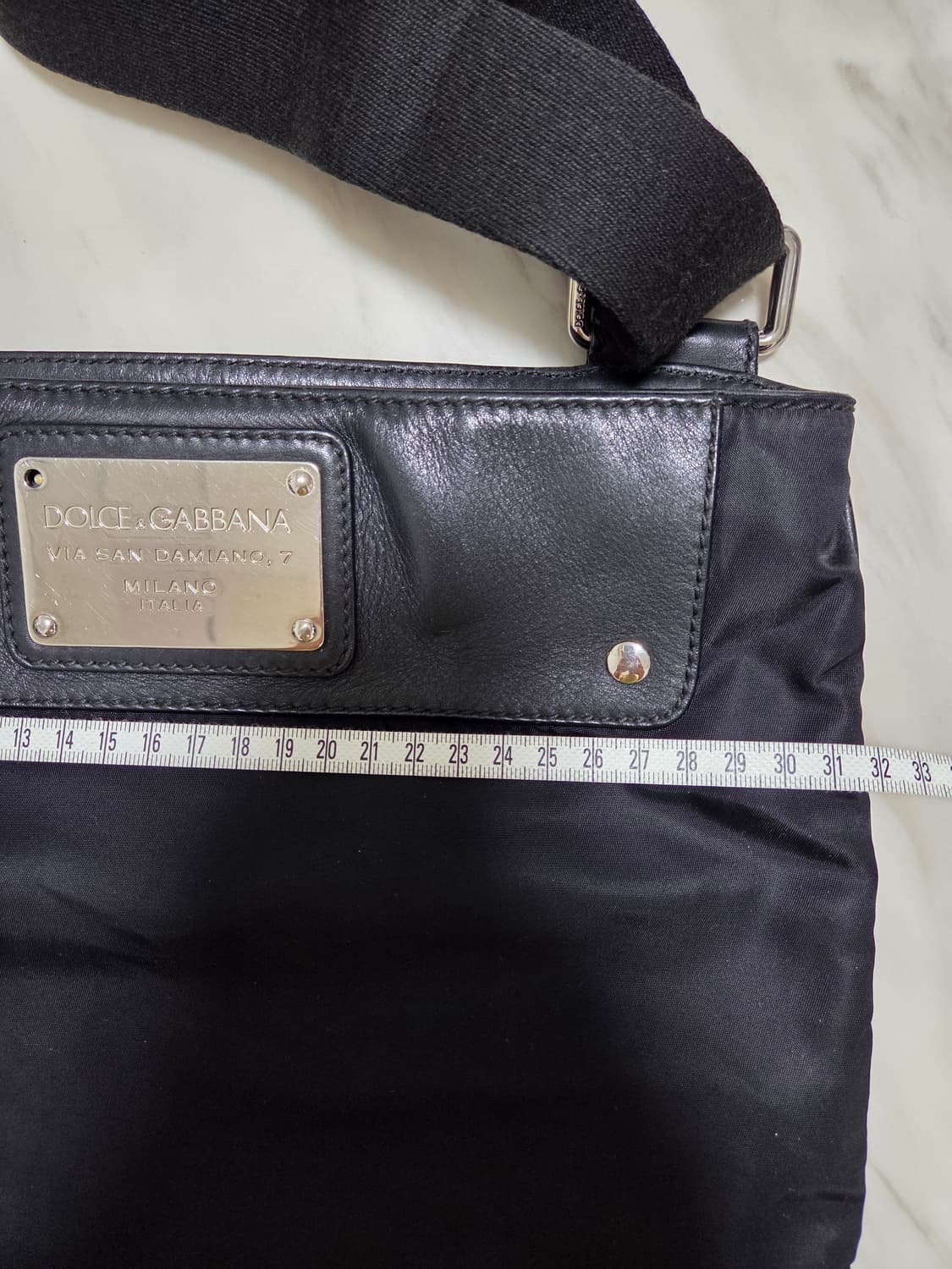 돌체앤가바나 가죽디테일 빅 플레이트 크로스백 상품이미지9