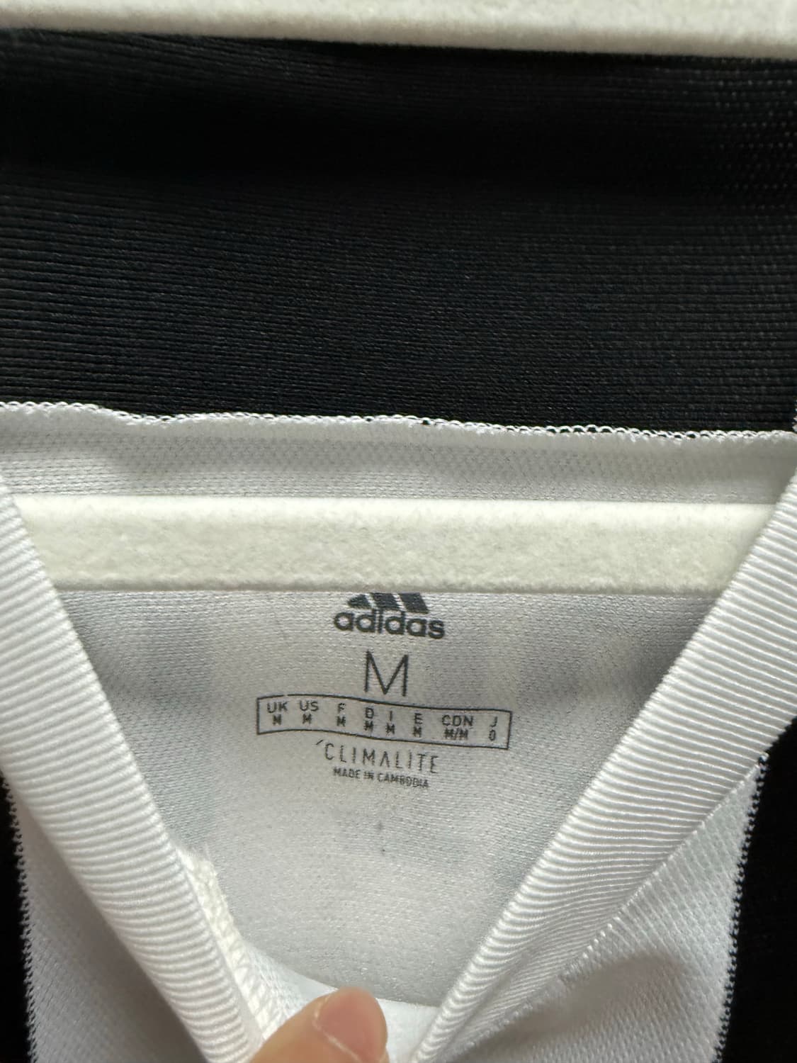 18-19 유벤투스 엠레 잔 유니폼 상품이미지4