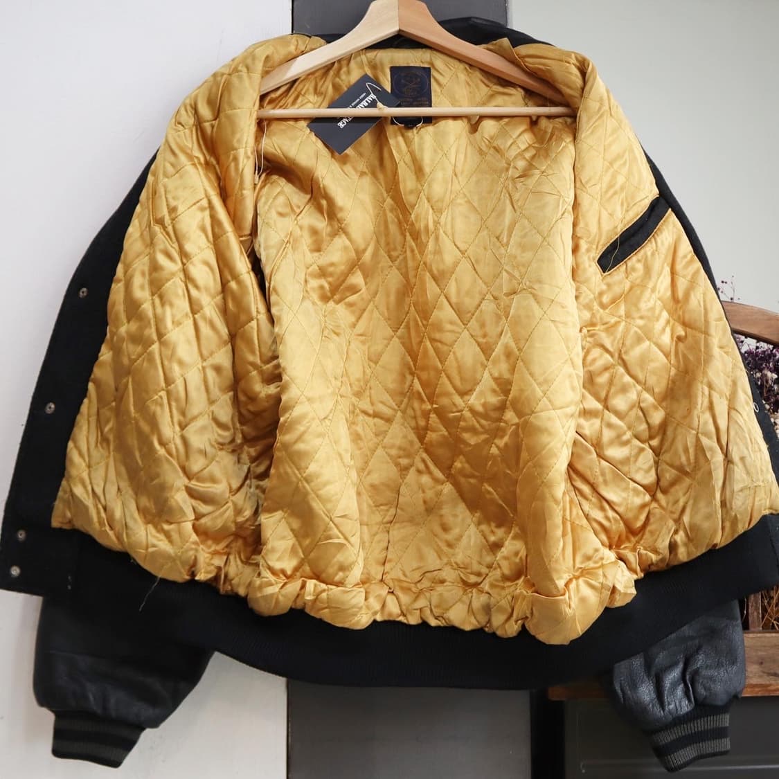 블루밍 레더 바시티 자켓 상품이미지6