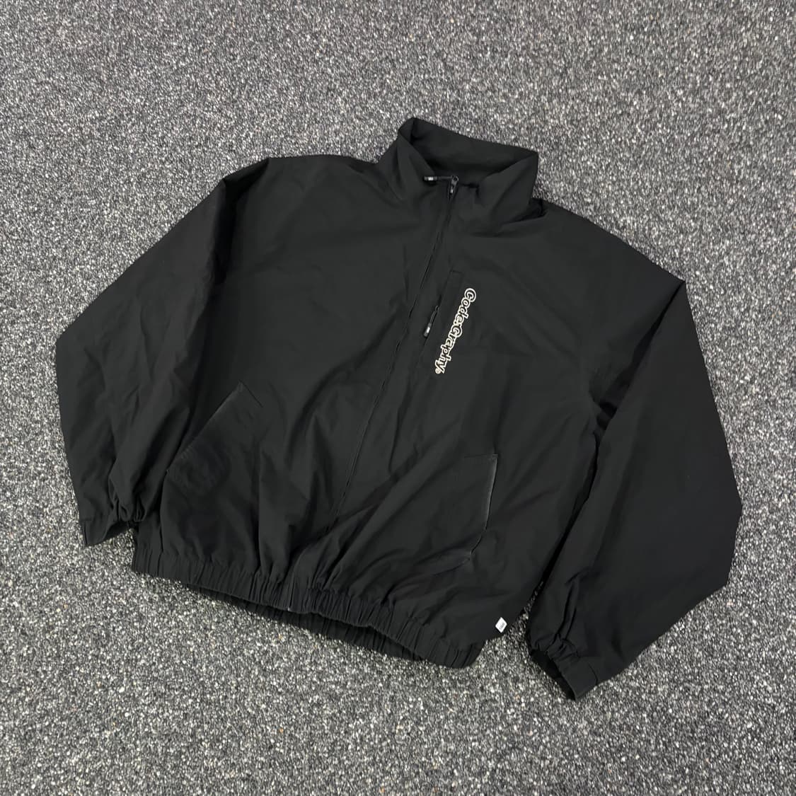 코드그라피 블랙 스몰로고 바람막이 상품이미지1