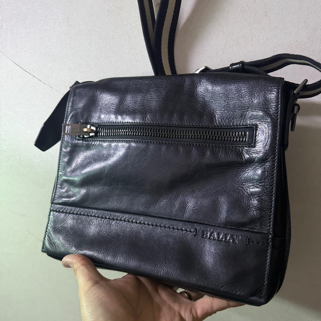 발리 남성 사각 가죽 크로스백 블랙 상품이미지9