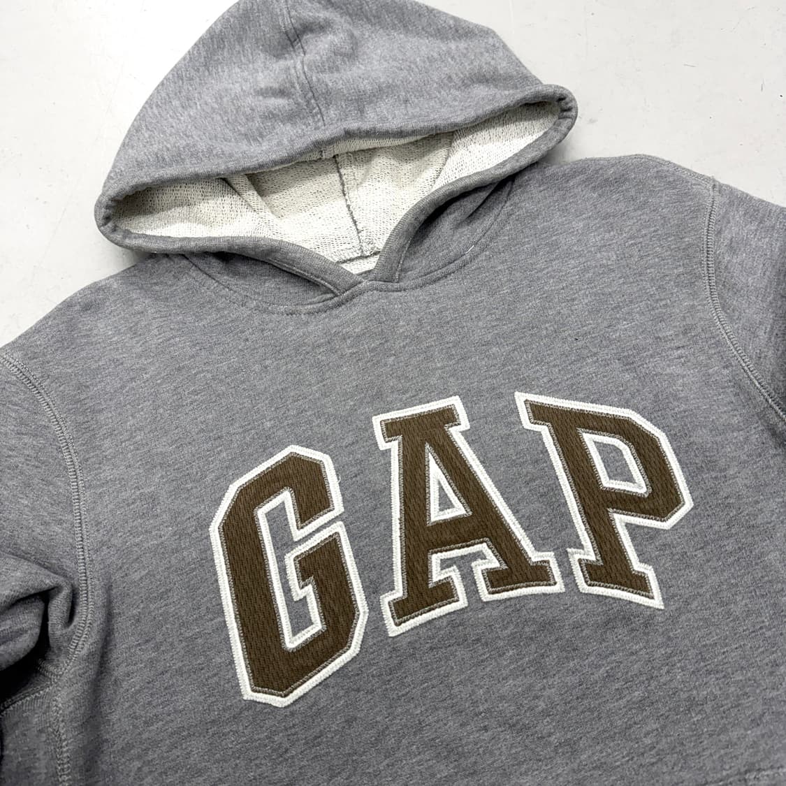 갭 Y2K 빅로고 후드티 그레이 상품이미지3