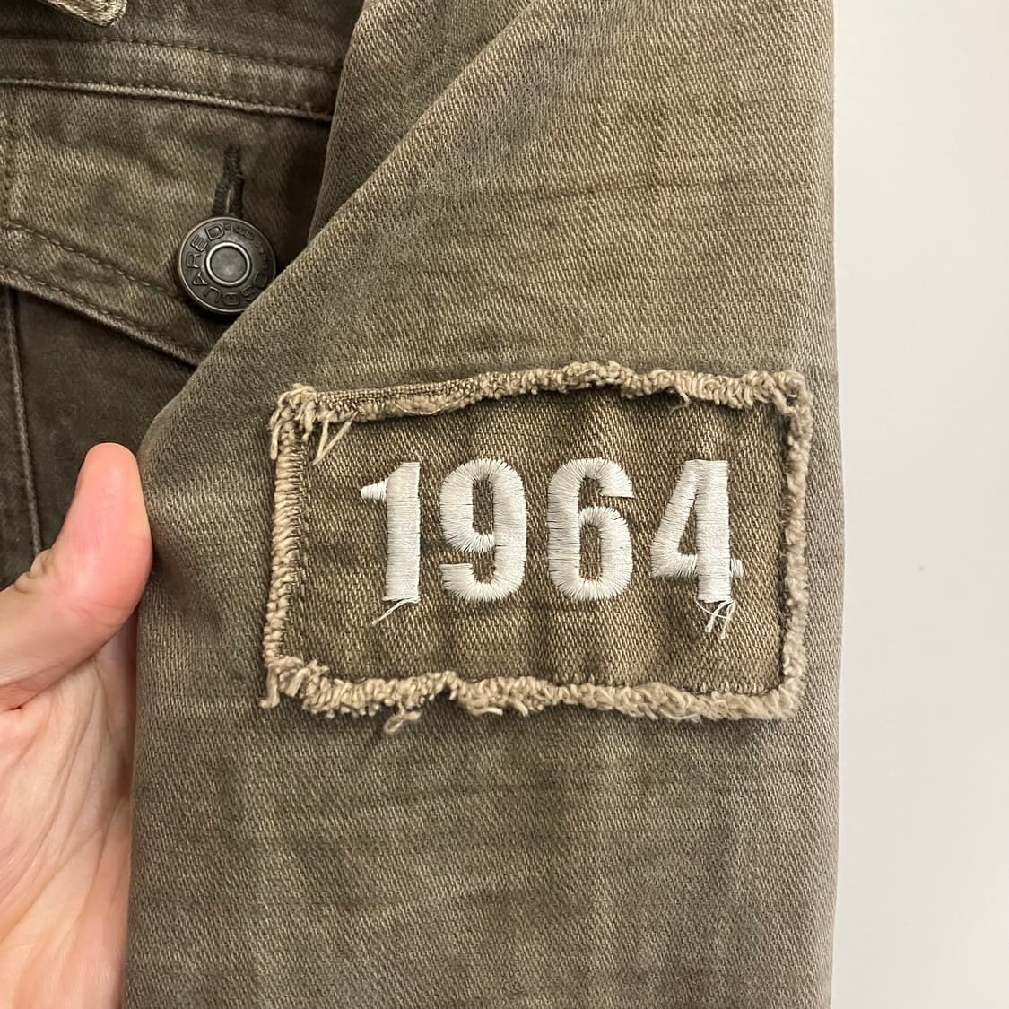 N256 디스퀘어드 데님 트러커 자켓 상품이미지6