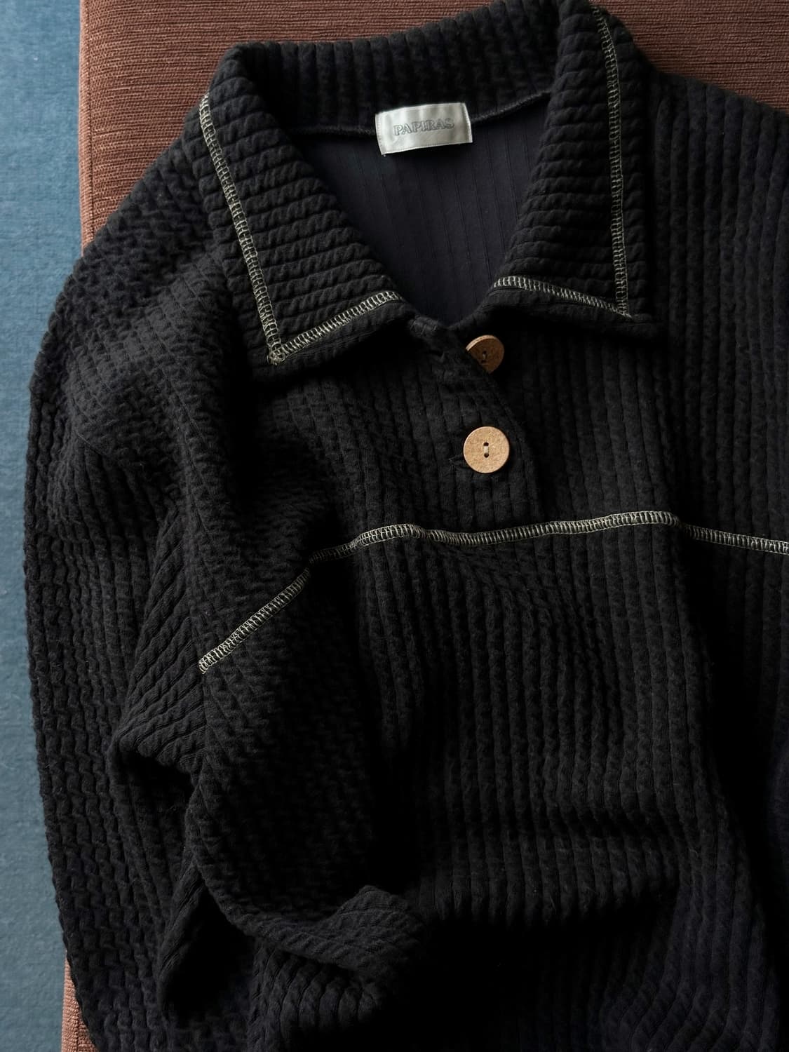 Volume fabric design button TOP 상품이미지1