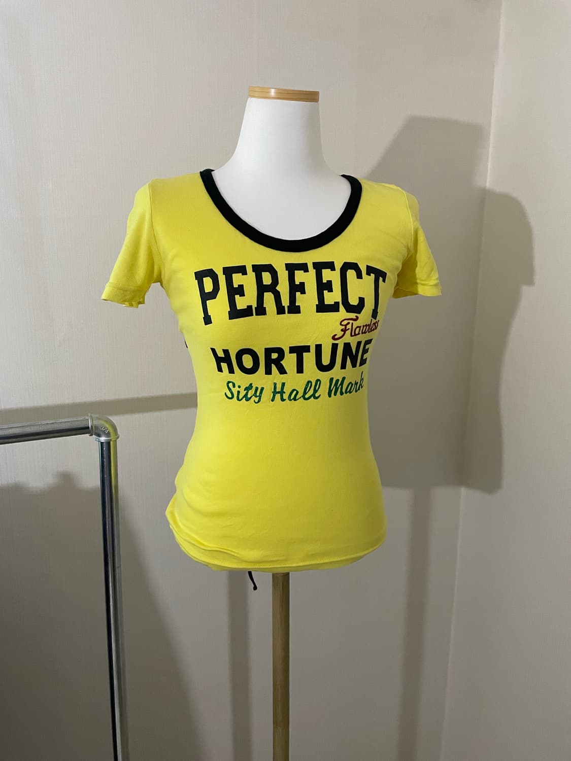 Y2K 레이스업 백 디테일 옐로우 슬림 티 상품이미지3