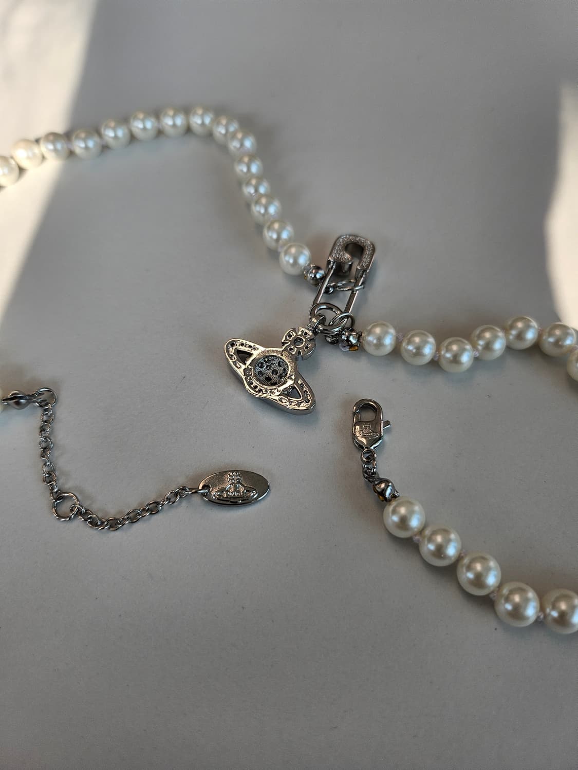 비비안웨스트우드 업사이클링 옷핀 진주 목걸이 상품이미지5